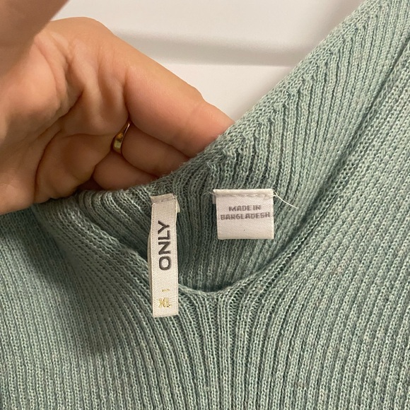 Sage woven tank top - Picture 2 of 2